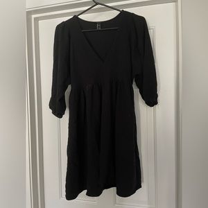 Forever 21, black v-neck dress. Size large